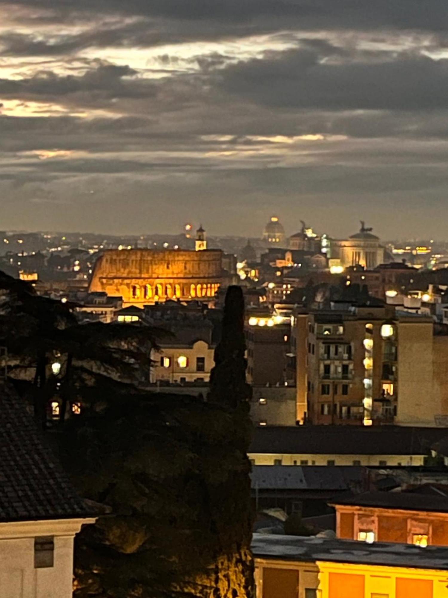 Colosseum Deluxe Rome Exterior photo